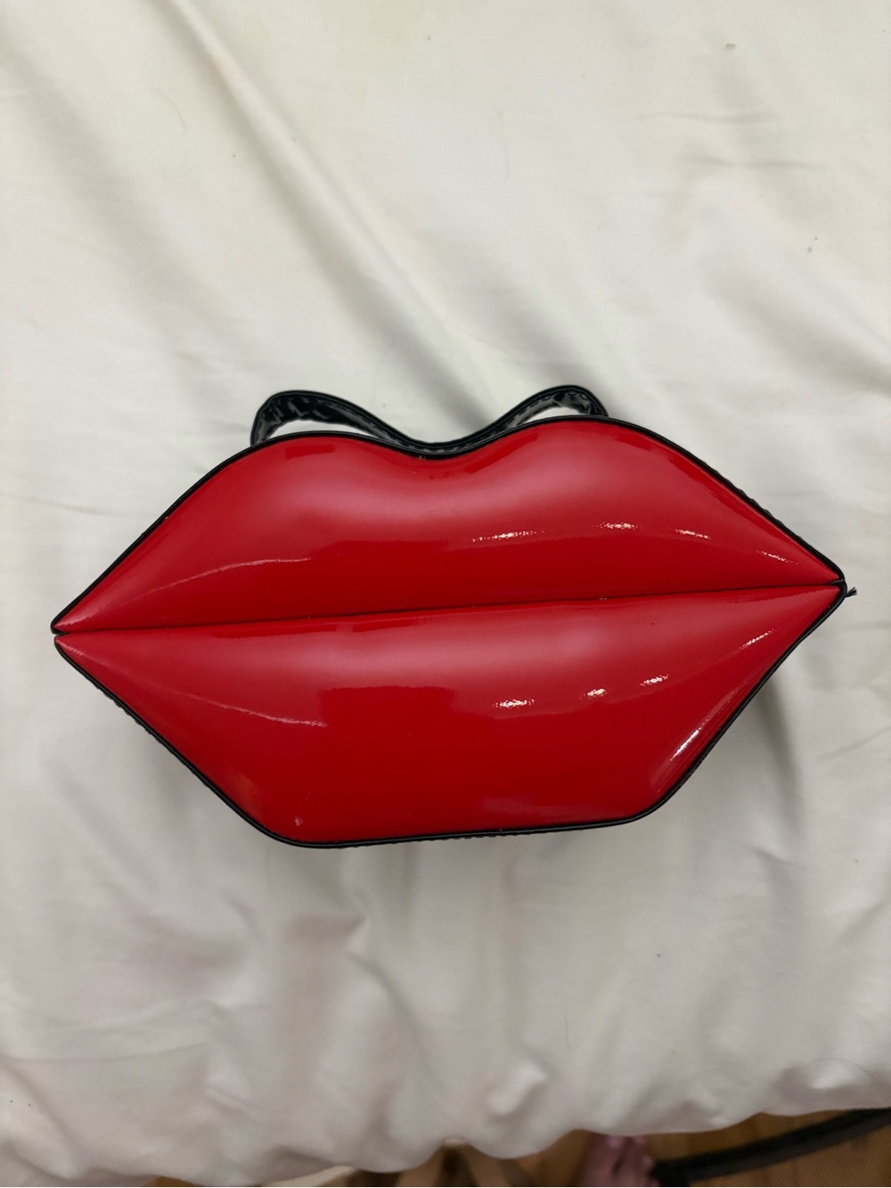 Red Lip-Shaped jewelry holder